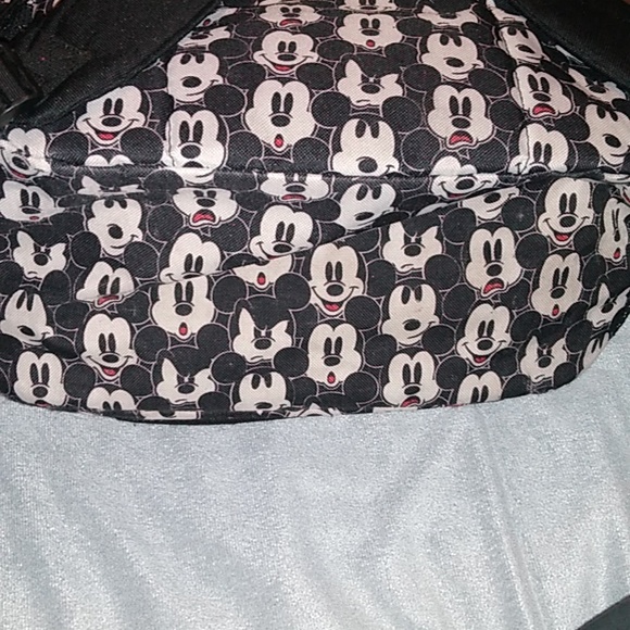 🐭 Mickey Mouse Backpack 🐭 - Picture 7 of 13